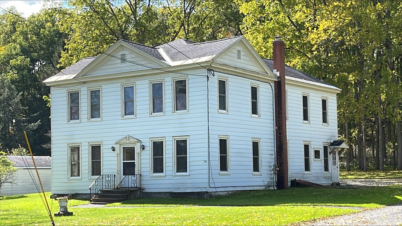 134 Lebanon St in Hamilton, NY - Building Photo