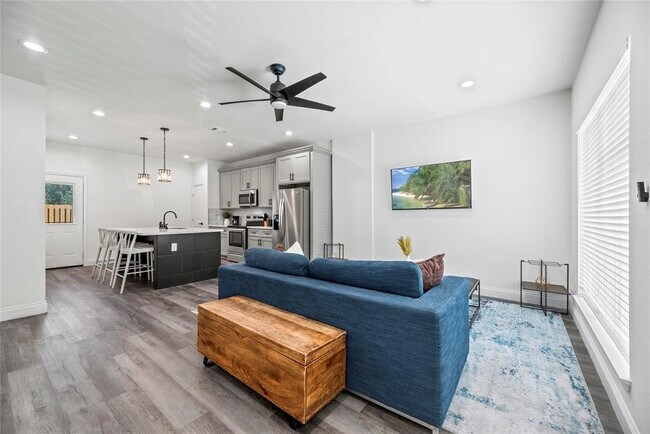 8636 Scott St in Houston, TX - Building Photo - Building Photo