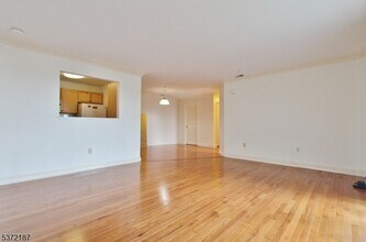 1834 King Ct in Dunellen, NJ - Building Photo - Building Photo
