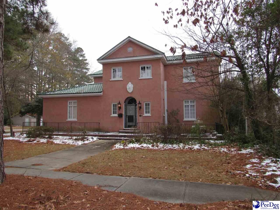 500-D W Pine St in Florence, SC - Building Photo