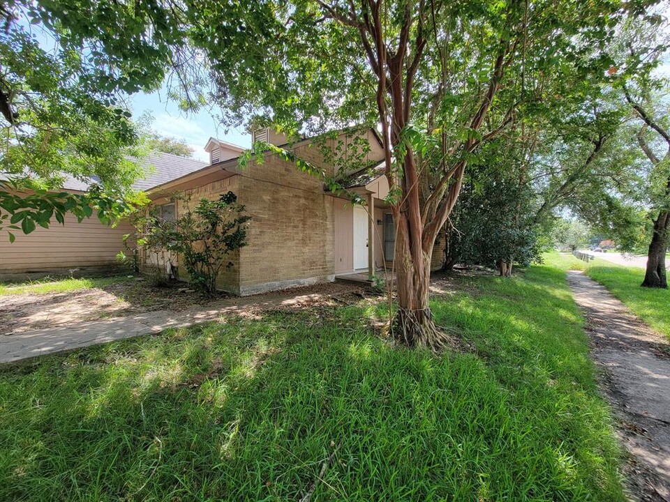 17425 Ranch Country Rd in Hockley, TX - Building Photo