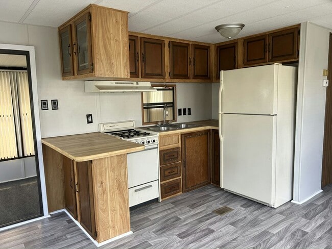 16731 US-301 in Dade City, FL - Building Photo - Building Photo