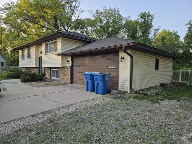 103 Twinkle Ter in Circle Pines, MN - Building Photo - Building Photo