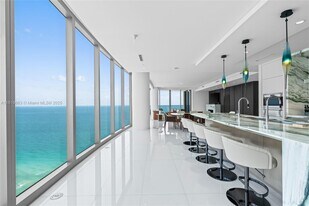 17975 Collins Ave in Sunny Isles Beach, FL - Building Photo