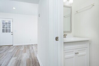597 Huntington Pky, Unit B in Nashville, TN - Building Photo - Building Photo