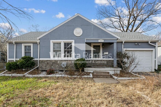 property at 933 N Parkwood Ln