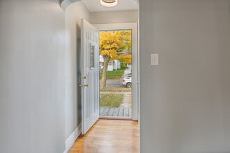 629 St Clair Ave in Jackson, MI - Building Photo - Building Photo