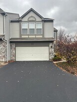 3174 Bromley Ln in Aurora, IL - Building Photo