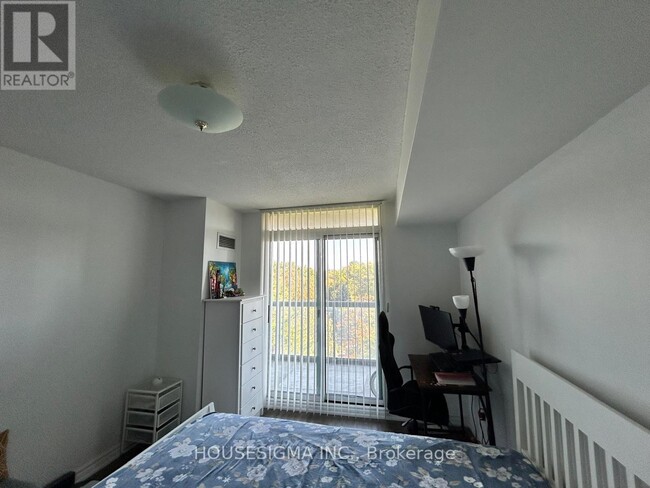 28 Empress Ave in Toronto, ON - Building Photo - Building Photo