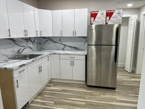 922 NW 2nd St in Miami, FL - Building Photo - Building Photo