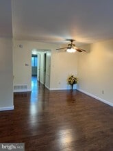 374 Saybrook Ln in Wallingford, PA - Foto de edificio - Building Photo