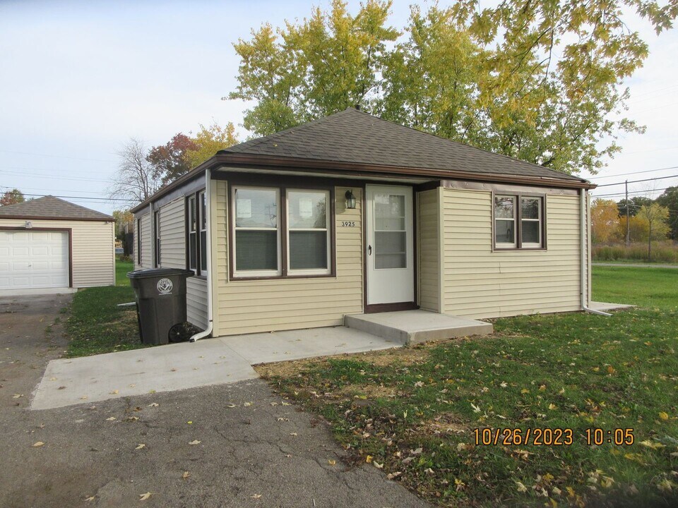 3925 E Fleming Ave in Fort Wayne, IN - Building Photo