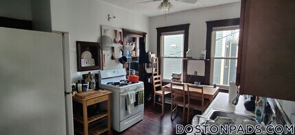 122 Columbia St, Unit 2 in Cambridge, MA - Foto de edificio - Building Photo