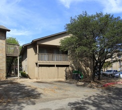 Peyton Place Apartments in Austin, TX - Foto de edificio - Building Photo
