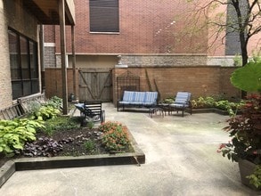 410 W Grand Ave in Chicago, IL - Building Photo - Other