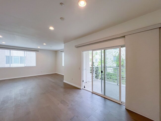 13021 Central Ave in Hawthorne, CA - Building Photo - Building Photo