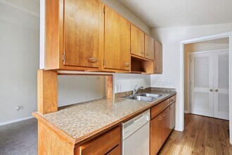 1115 Broadmoor Dr in Champaign, IL - Building Photo - Building Photo