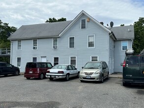 284 Main St in Center Moriches, NY - Building Photo - Building Photo