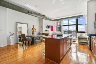 547 S Clark St, Unit 1402 in Chicago, IL - Building Photo