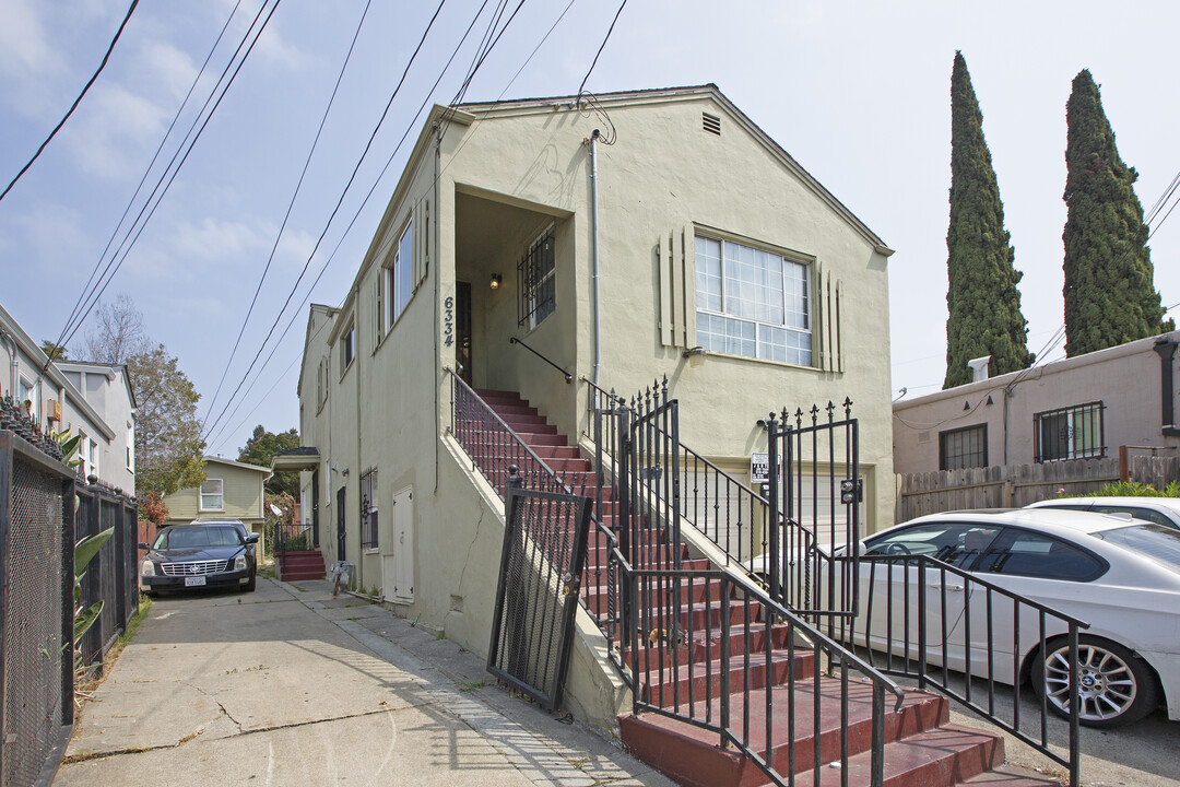 6332 MacArthur Blvd in Oakland, CA - Building Photo