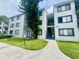 9288 W Atlantic Blvd in Coral Springs, FL - Building Photo
