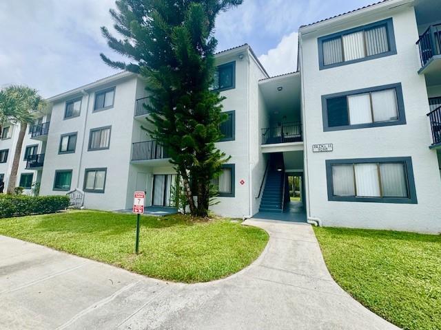 9288 W Atlantic Blvd in Coral Springs, FL - Foto de edificio