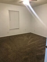 2603 E Sunset Cir in Hobbs, NM - Foto de edificio - Building Photo