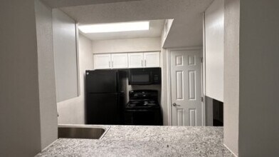 2825 Bellefontaine in Houston, TX - Foto de edificio - Building Photo