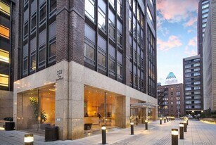 322 W 57th St in New York, NY - Building Photo