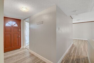 328 Santa Fe St in Las Vegas, NV - Building Photo - Building Photo