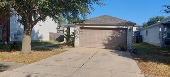 224 Capistrano Dr in San Marcos, TX - Building Photo