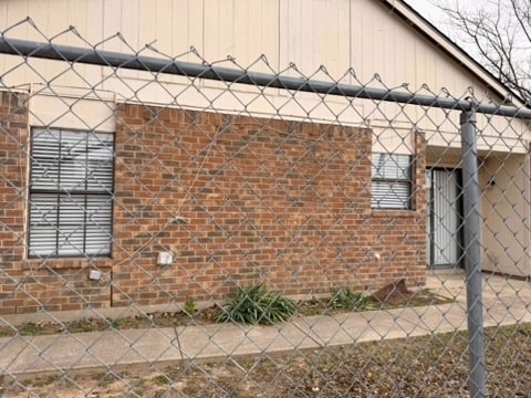 684 W Warrior Trl in Grand Prairie, TX - Building Photo - Building Photo