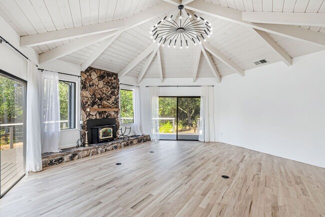 23433 Sunset Dr in Los Gatos, CA - Building Photo - Building Photo