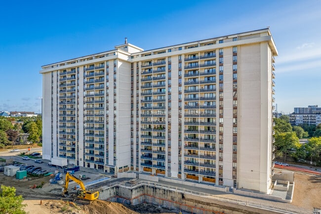 Preston Apartments in Toronto, ON - Building Photo - Building Photo