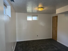 219 Country Club Dr in Ogden, UT - Building Photo - Building Photo