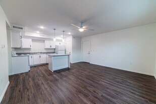 6208 Commerce Dr, Unit 201 in Mount Gilead, OH - Building Photo