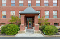 Hancock School Condominiums in Lexington, MA - Foto de edificio - Building Photo