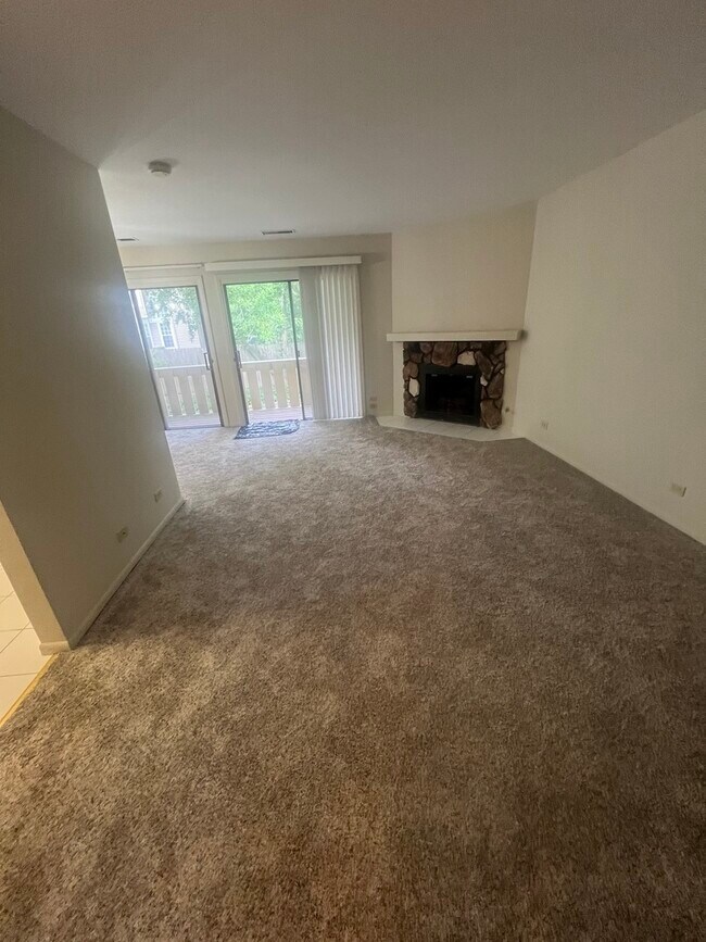 584 Williamsburg Ct in Wheeling, IL - Building Photo - Building Photo