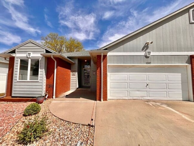 property at 1207 Sharlyn Ct