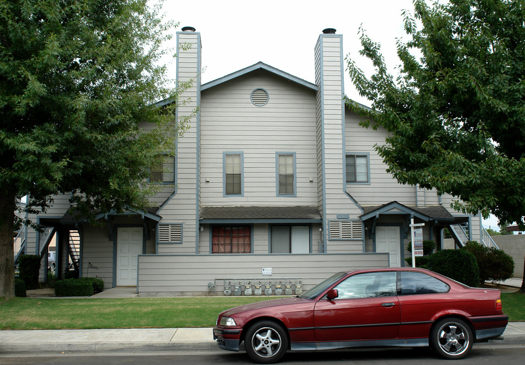 204 Williamson Way in Bakersfield, CA - Foto de edificio