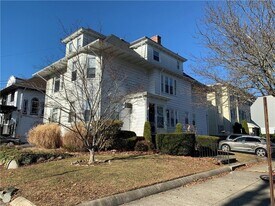 130 Elmgrove Ave in Providence, RI - Building Photo