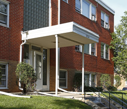 Ford Parkway Apartments in St. Paul, MN - Foto de edificio - Building Photo