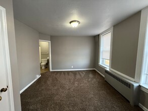 105 W Dewald St-Unit -Apt 1 in Fort Wayne, IN - Building Photo - Building Photo