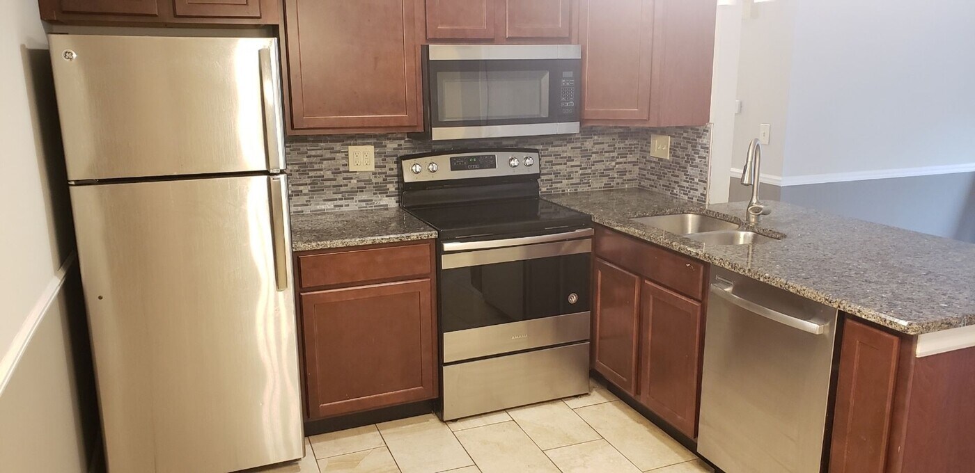 1436 Summergate Pkwy in St. Peters, MO - Building Photo