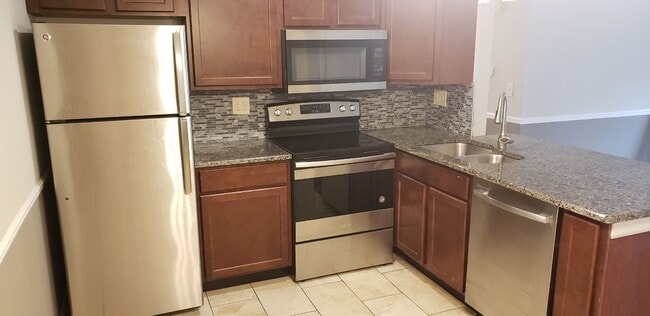 property at 1436 Summergate Pkwy