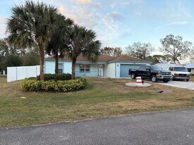 7704 San Carlos Dr in Fort Pierce, FL - Building Photo