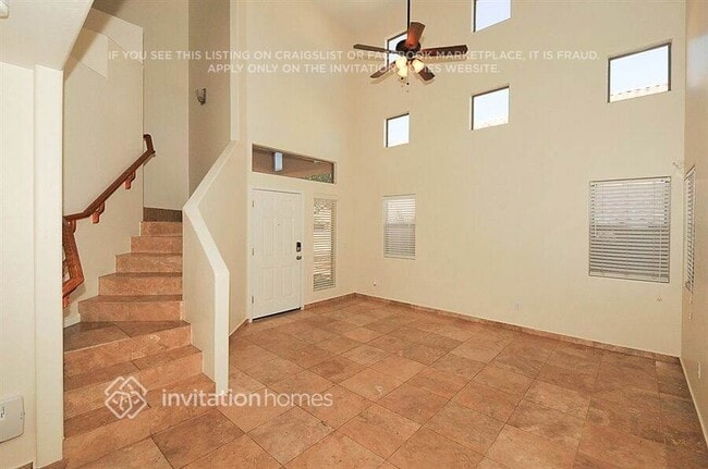 7111 N 77th Dr in Glendale, AZ - Foto de edificio - Building Photo