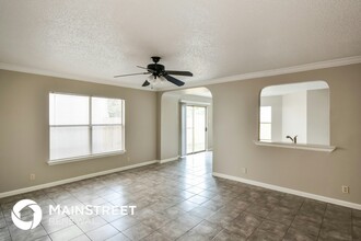 3183 Beacon Field Dr in San Antonio, TX - Building Photo - Building Photo