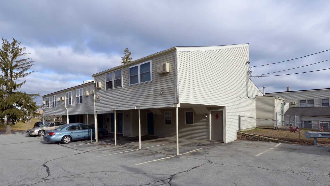 Parkview Terrace in West Warwick, RI - Building Photo