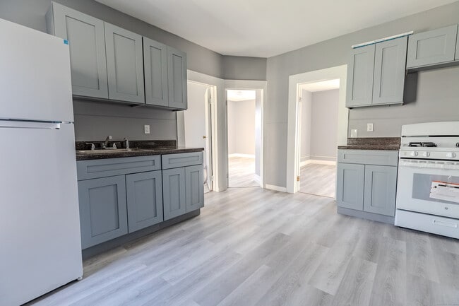 247 Washington St in New Britain, CT - Building Photo - Building Photo